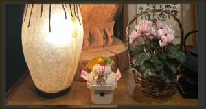 正月の鏡餅を飾った炭やき亭えにしの店内